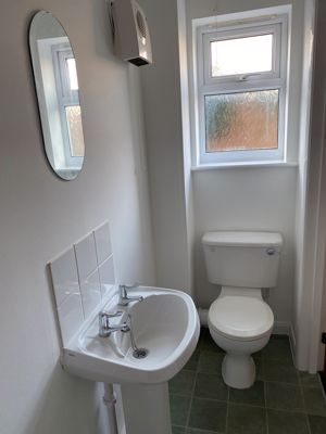 Shower room- click for photo gallery